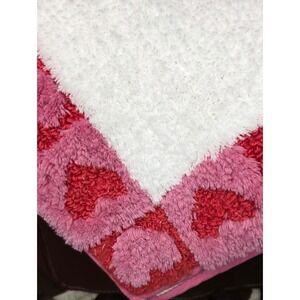 Kassatex Valentine's Day Pink And Hearts Checkered Border Bath Rug